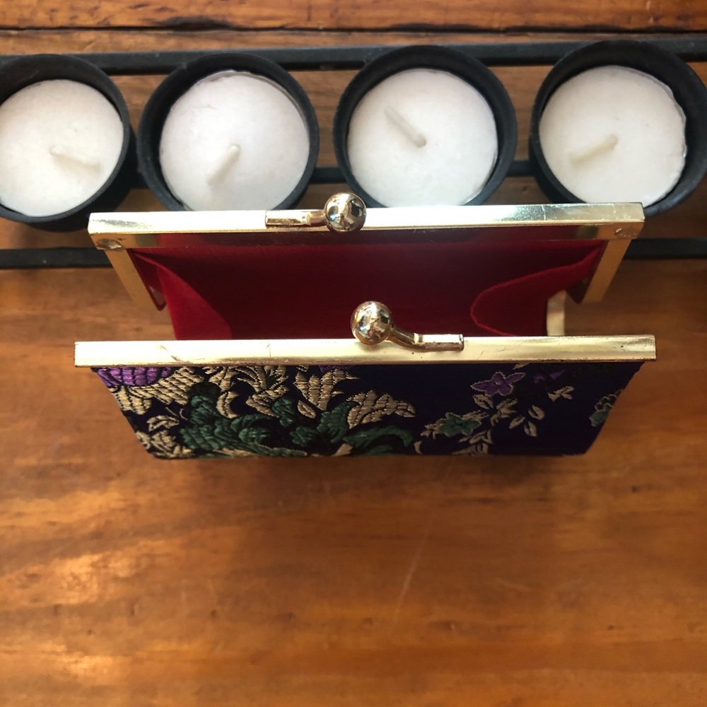Blue satin floral change purse - Picture 3 of 5